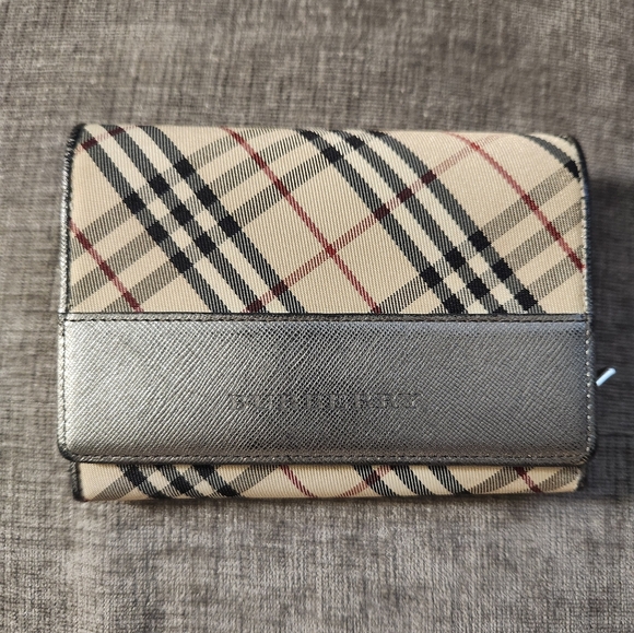 Burberry Handbags - Burberry Silver Nova Check Wallet